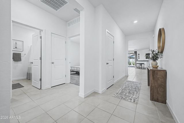 17870 W GAMBIT Trail, Surprise, AZ 85387