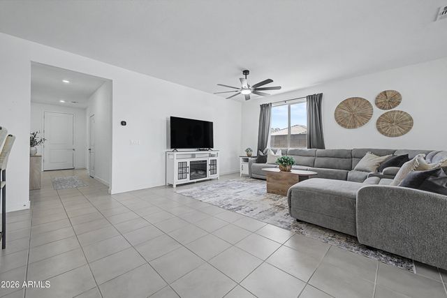 17870 W GAMBIT Trail, Surprise, AZ 85387