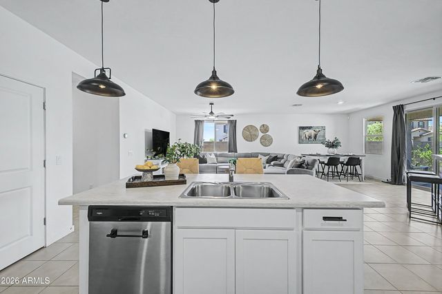 17870 W GAMBIT Trail, Surprise, AZ 85387