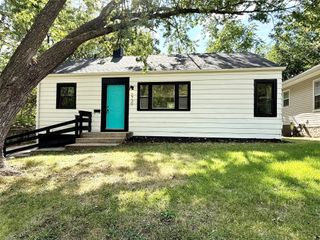 2730 Sheridan Avenue, Des Moines, IA 50310