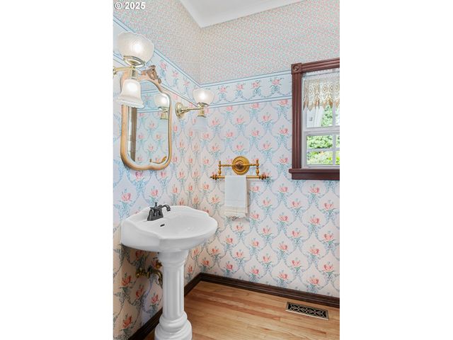 2409 SUNRISE St, Kelso, WA 98626