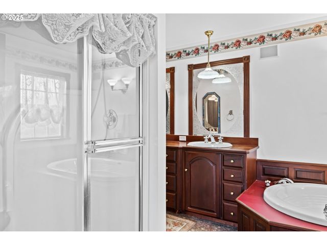 2409 SUNRISE St, Kelso, WA 98626