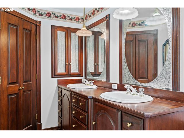 2409 SUNRISE St, Kelso, WA 98626