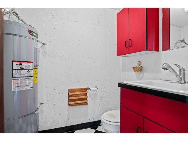 2409 SUNRISE St, Kelso, WA 98626