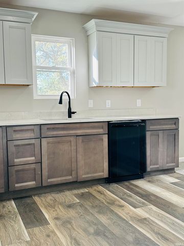 1062 N Mill Street, New Castle, IN 47362