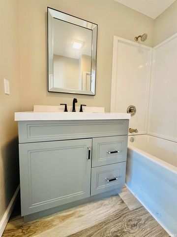 1062 N Mill Street, New Castle, IN 47362