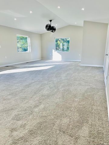 1062 N Mill Street, New Castle, IN 47362