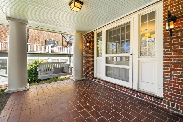 292 Pond St, Boston, MA 02130