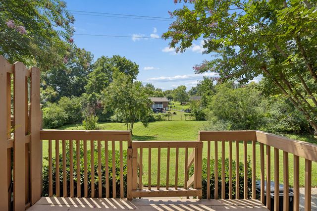 328 Hickory Pl, Nashville, TN 37214