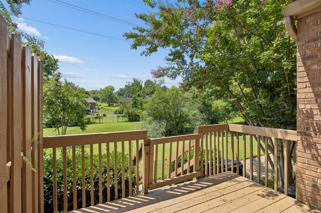 328 Hickory Pl, Nashville, TN 37214