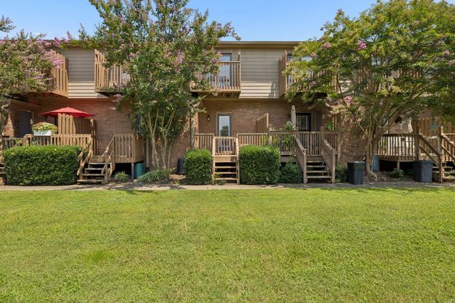 328 Hickory Pl, Nashville, TN 37214