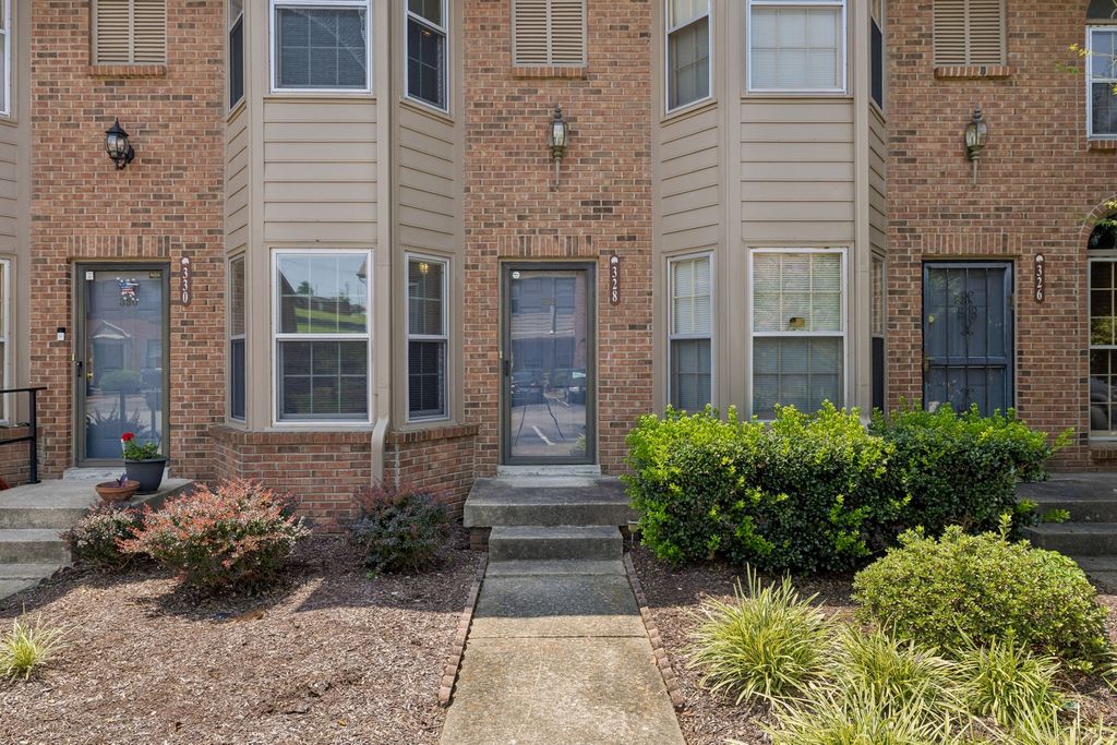 328 Hickory Pl, Nashville, TN 37214