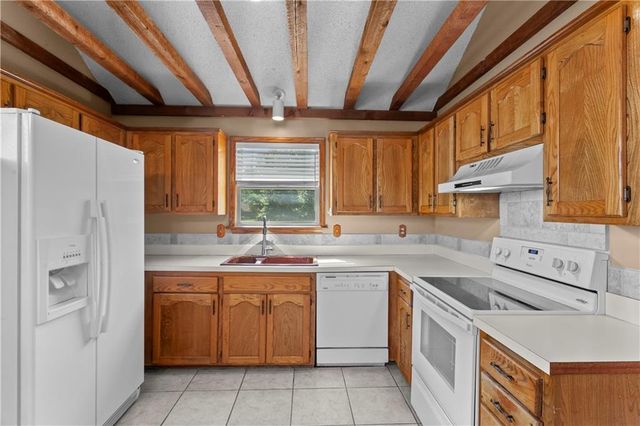8075 Colony Lane, Lenexa, KS 66215