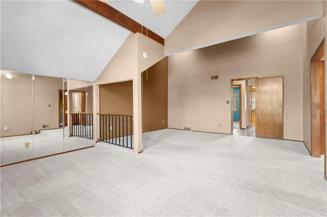 8075 Colony Lane, Lenexa, KS 66215