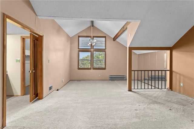 8075 Colony Lane, Lenexa, KS 66215