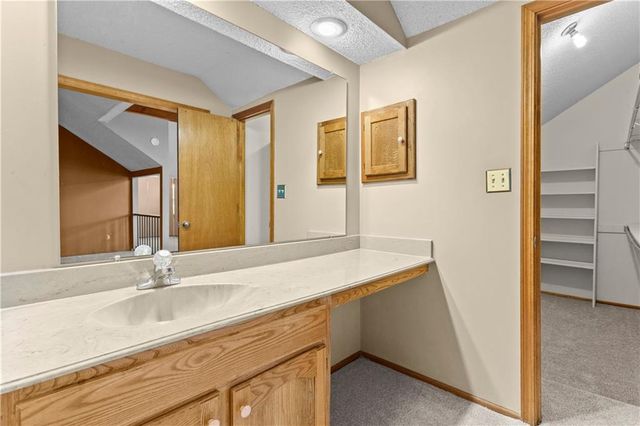 8075 Colony Lane, Lenexa, KS 66215