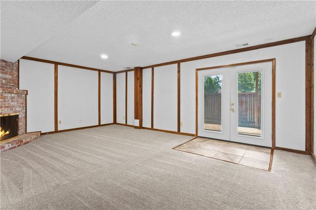 8075 Colony Lane, Lenexa, KS 66215