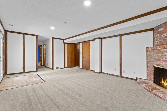 8075 Colony Lane, Lenexa, KS 66215