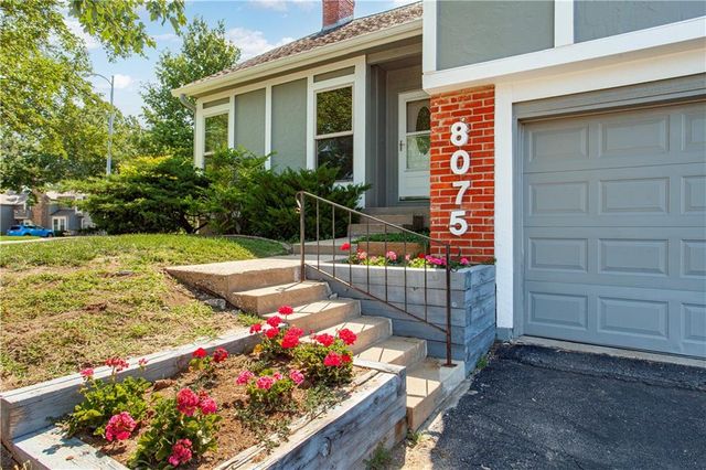 8075 Colony Lane, Lenexa, KS 66215