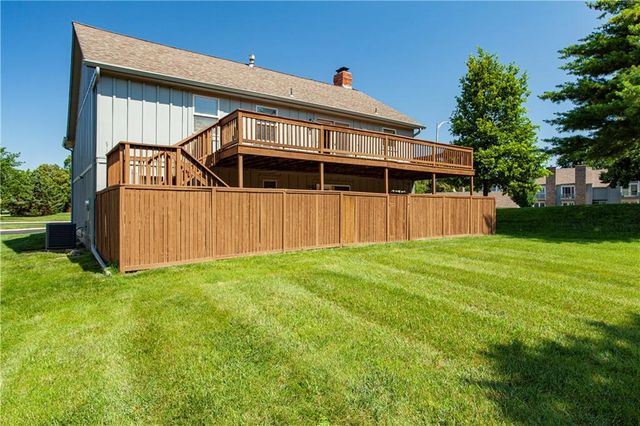 8075 Colony Lane, Lenexa, KS 66215
