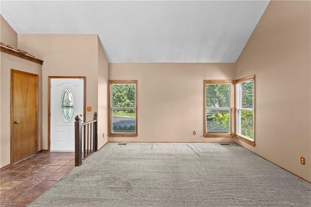 8075 Colony Lane, Lenexa, KS 66215