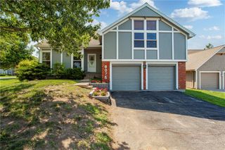 8075 Colony Lane, Lenexa, KS 66215