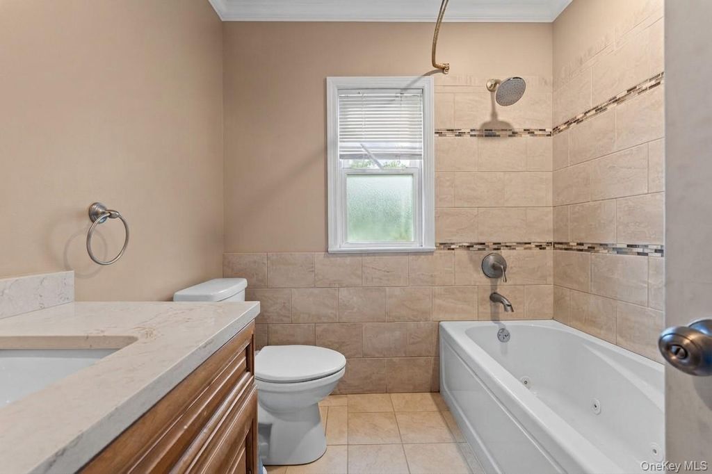 684 Newton Avenue, Uniondale, NY 11553 — photo 3