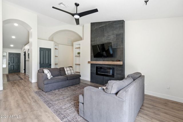 937 S SAN JOAQUIN Court, Gilbert, AZ 85296