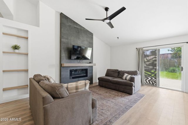 937 S SAN JOAQUIN Court, Gilbert, AZ 85296