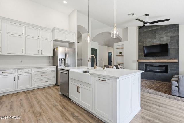 937 S SAN JOAQUIN Court, Gilbert, AZ 85296