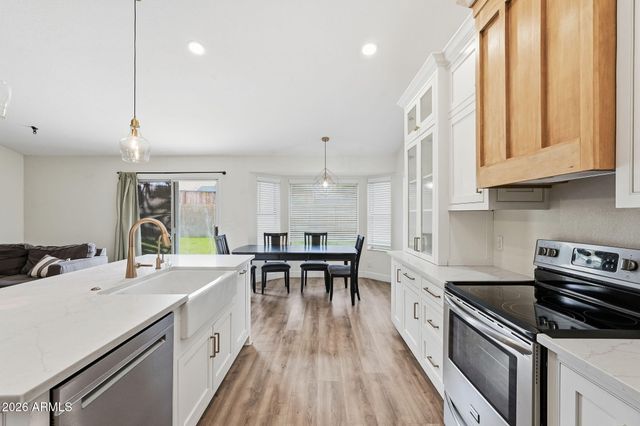 937 S SAN JOAQUIN Court, Gilbert, AZ 85296