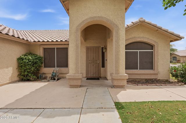 937 S SAN JOAQUIN Court, Gilbert, AZ 85296