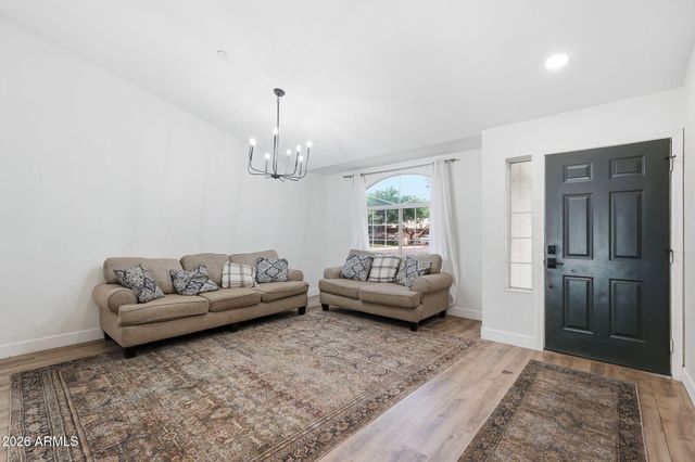 937 S SAN JOAQUIN Court, Gilbert, AZ 85296