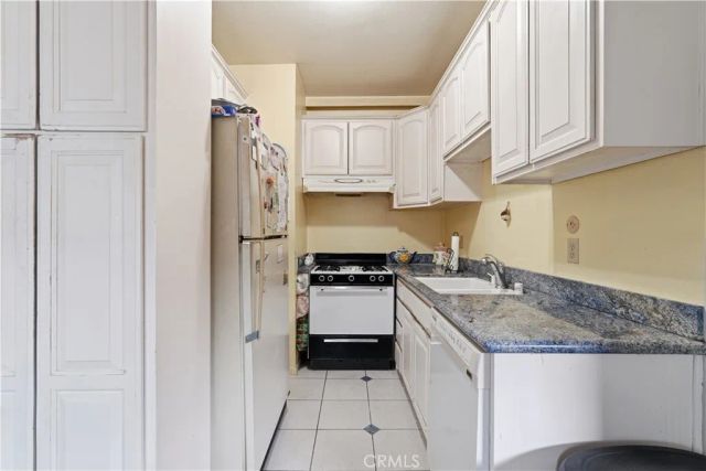 14560 Clark Street 215, Sherman Oaks, CA 91411