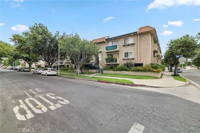 14560 Clark Street 215, Sherman Oaks, CA 91411
