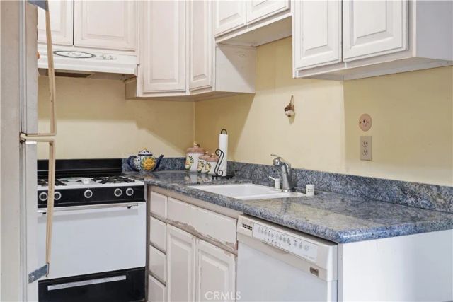 14560 Clark Street 215, Sherman Oaks, CA 91411