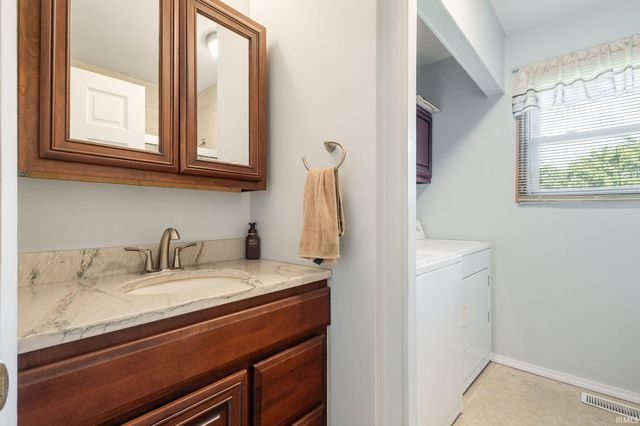 815 E 8th Street, Mishawaka, IN 46544