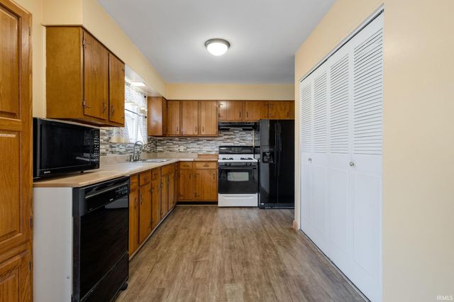 815 E 8th Street, Mishawaka, IN 46544