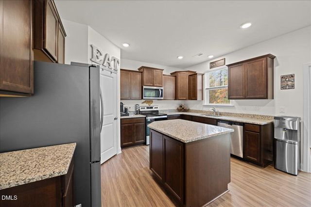 835 Golden Plum Lane, Zebulon, NC 27597