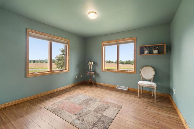 2117 DEER HAVEN ROAD, Greenleaf, WI 54126