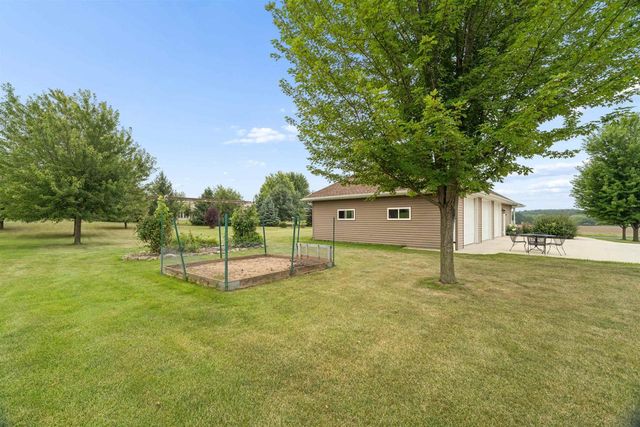 2117 DEER HAVEN ROAD, Greenleaf, WI 54126