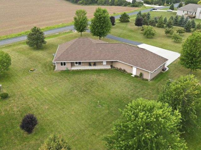 2117 DEER HAVEN ROAD, Greenleaf, WI 54126