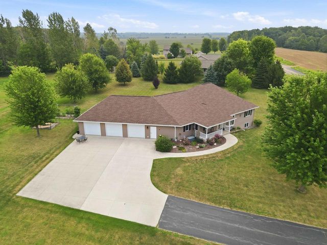 2117 DEER HAVEN ROAD, Greenleaf, WI 54126