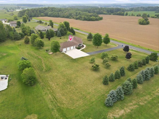 2117 DEER HAVEN ROAD, Greenleaf, WI 54126