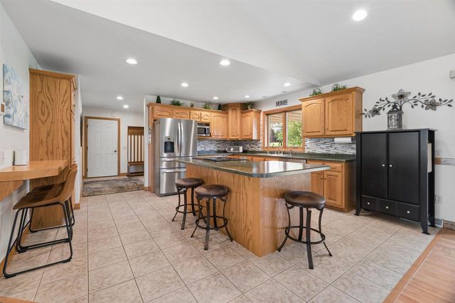 2117 DEER HAVEN ROAD, Greenleaf, WI 54126