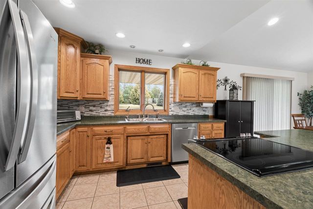 2117 DEER HAVEN ROAD, Greenleaf, WI 54126