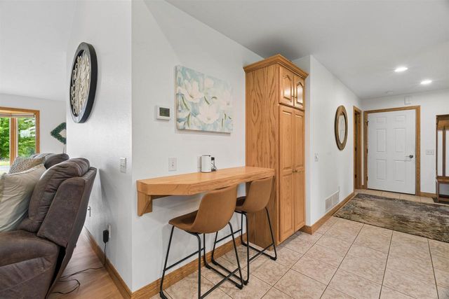 2117 DEER HAVEN ROAD, Greenleaf, WI 54126
