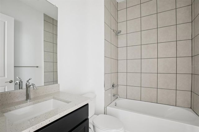 8218 GOLDEN BEACH COURT, Parrish, FL 34219