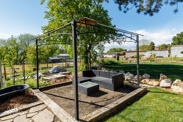 92 S MAIN, Willard, UT 84340