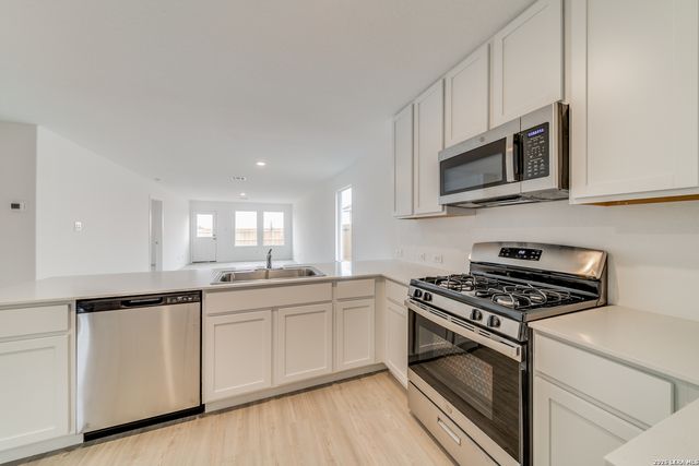 11621 Dog Rose, Converse, TX 78109